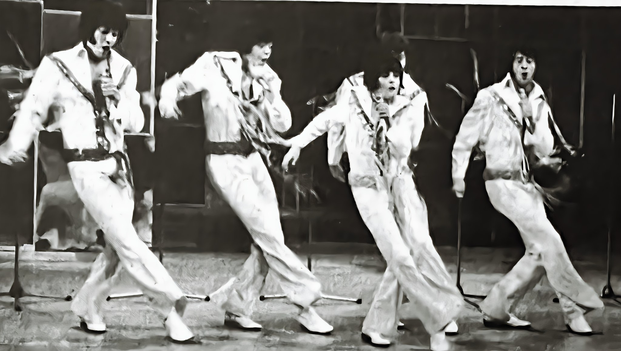 Brothers perform on Japanese TV show