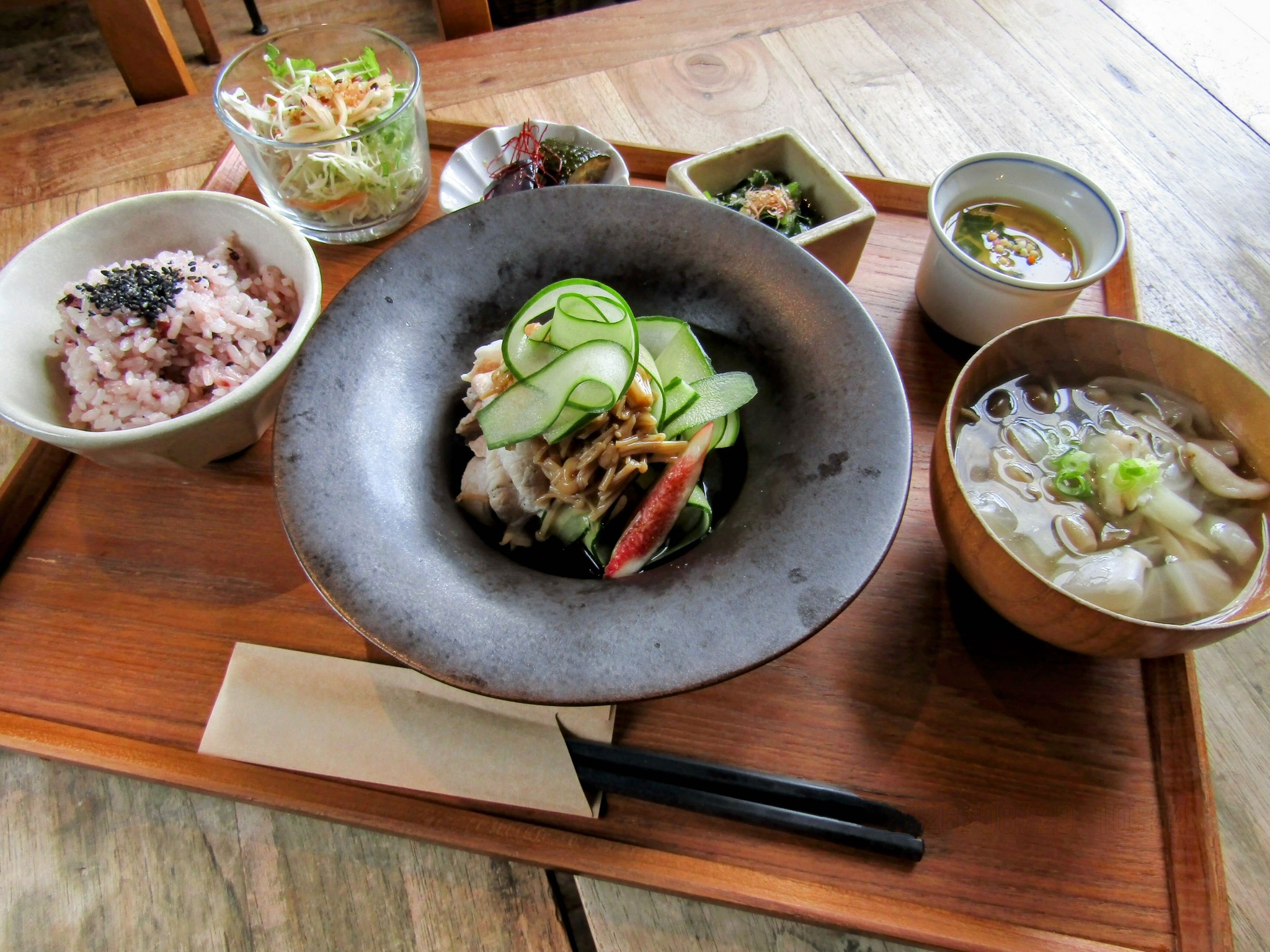 サークルオブザ・デッド　茶飯 UKA FARM TABLE | Kishiwada-shi Osaka