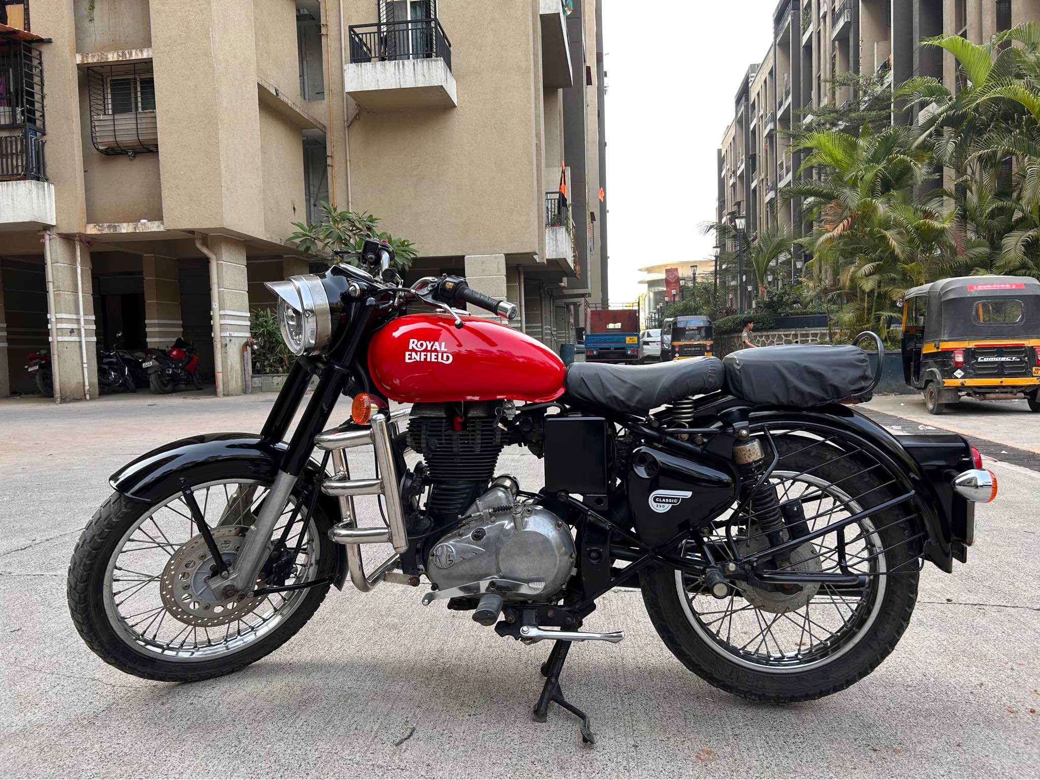 Royal Enfield classic 350 2015 modal 1 ownar all peper clear full ...