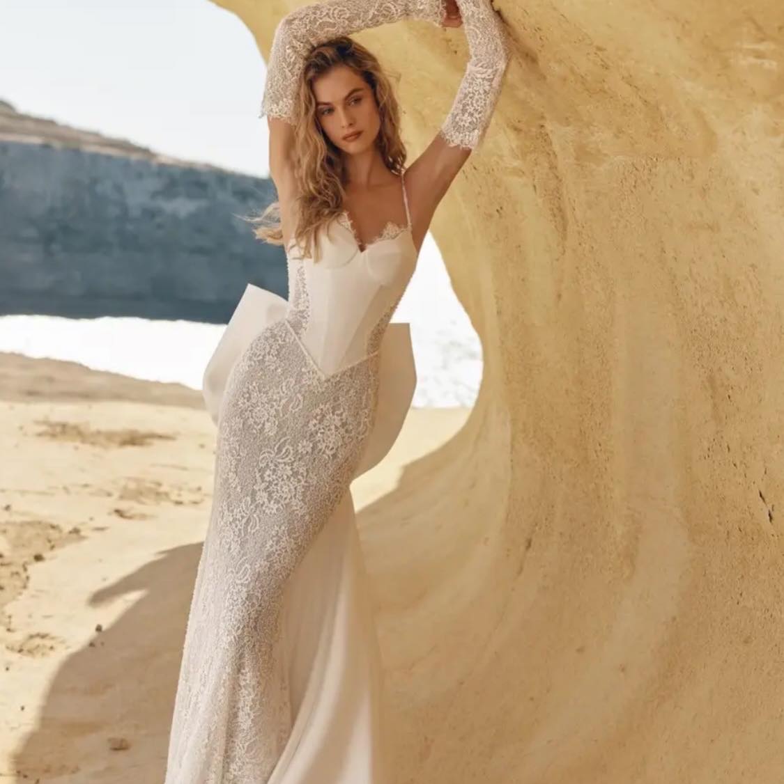 SATIN A-LINE WEDDING DRESS WITH PEARL SWEETHEART NECKLINE 💫 Style