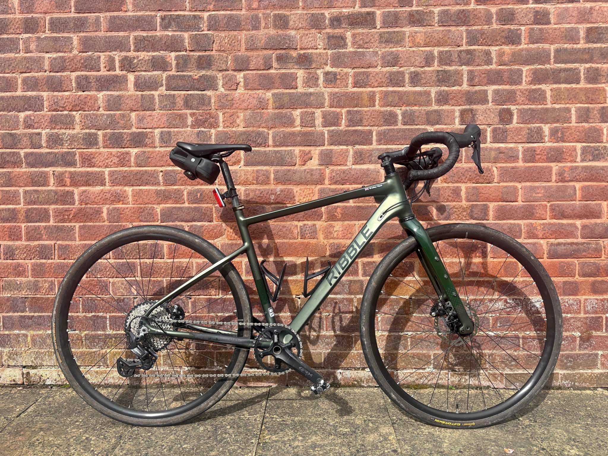 disc trucker gravel bike MARC'S SURLY – La Chouette Paris Disc Trucker enjoys the e bike akku aufbewahrung Color:Miami Nights pmr