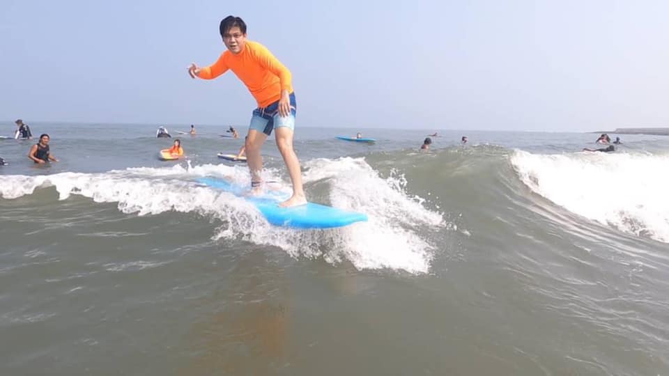 顏高高的鏡頭生活 - 台中啊囉哈衝浪 Mr.J SurfWork ⁡ 🏄半日衝浪體驗，1600💰 ⁡... | Facebook