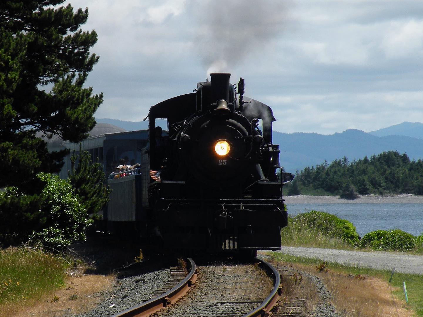 Eastern - Oregon Coast Scenic and McCloud RR 25. 7-3-22. #pocket_rail # ...