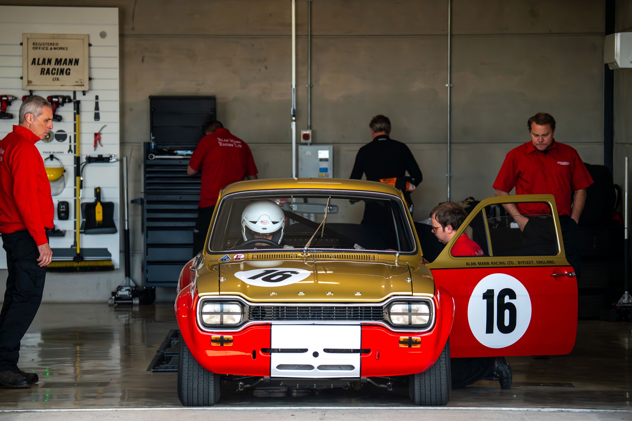Alan - 👀 The Ford Escort Alan Mann 68 Edition; coming to a race track ...