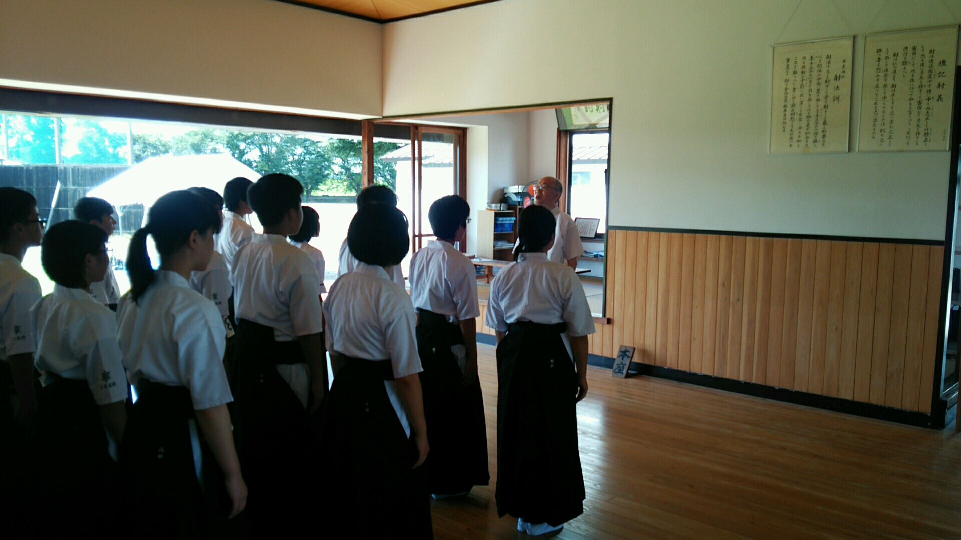 三条弓道会 8月28日 三条商業高校にて市内の高校一年生を集めて 弓道一年生 と銘打った講習会を開催しました Facebook