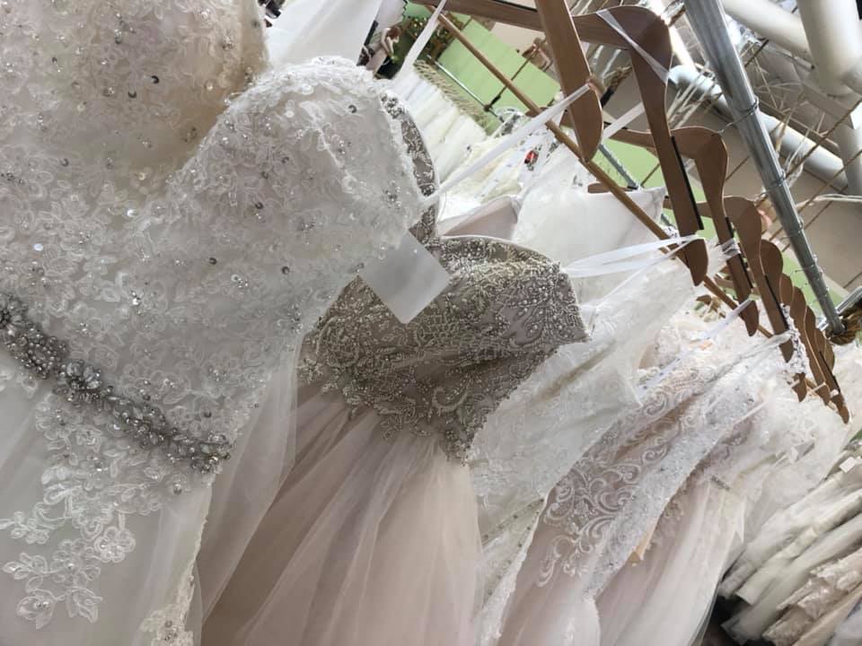 bridesmaid dresses el paso tx Bridesmaids dresses! ❤ Visit us at 1344 N. Zaragoza suite B. Texas 79936. #yalordeboutique #elpaso #elegance #glamour #bridal #courtdress #formal #quinceañera #bridesmaids #fundress #boutique #rosegold #red Color:Plus Size - Brown elegant look. COLORS_Dark Navy African Wedding Gown with