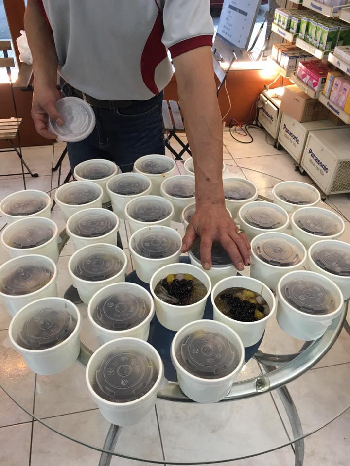 仙草下凡 非常感謝玉山銀行三峽分行的人員 感謝你們的支持 也非常歡迎三峽北大特區的公司行號訂購喔 且滿300即可外送 外送專線02 26712176 Facebook