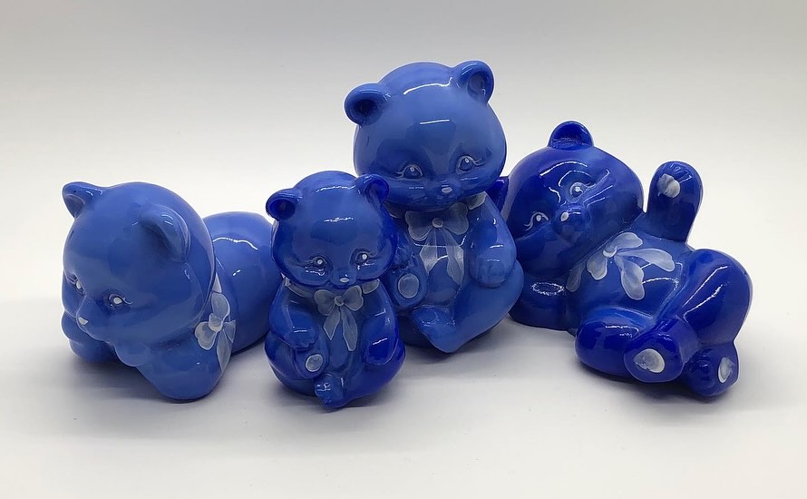 Fenton periwinkle blue bear set with white bows