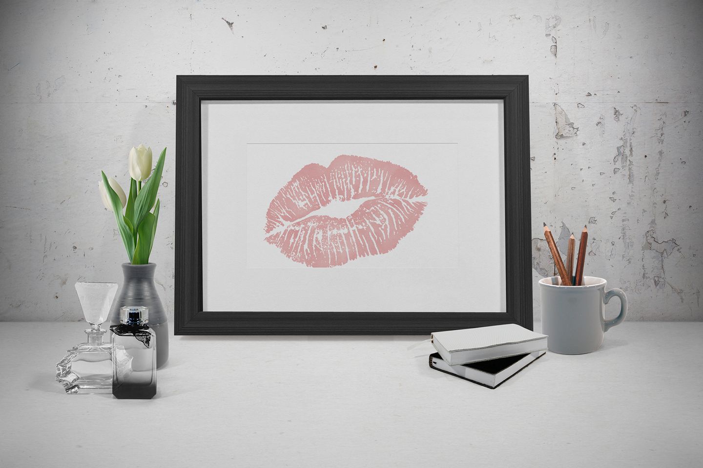 Poki Prints - Print; 'Kiss' | Geef je muur een dikke smakkerd met deze ...