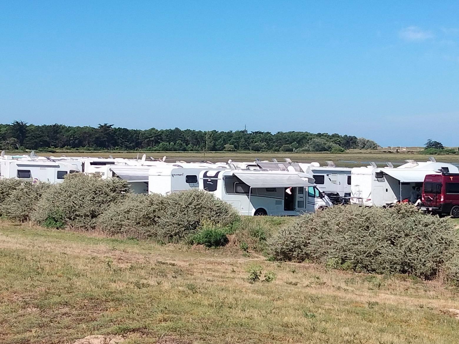 Aire De Camping Car Les Sables Blancs Plouharnel