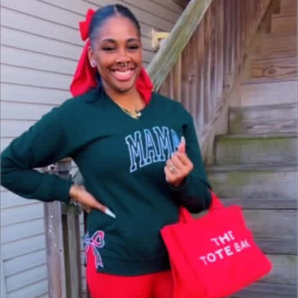 $26 tonight & tomorrow only 🤩💚🎄... - Sutton Brooks Boutique | Facebook