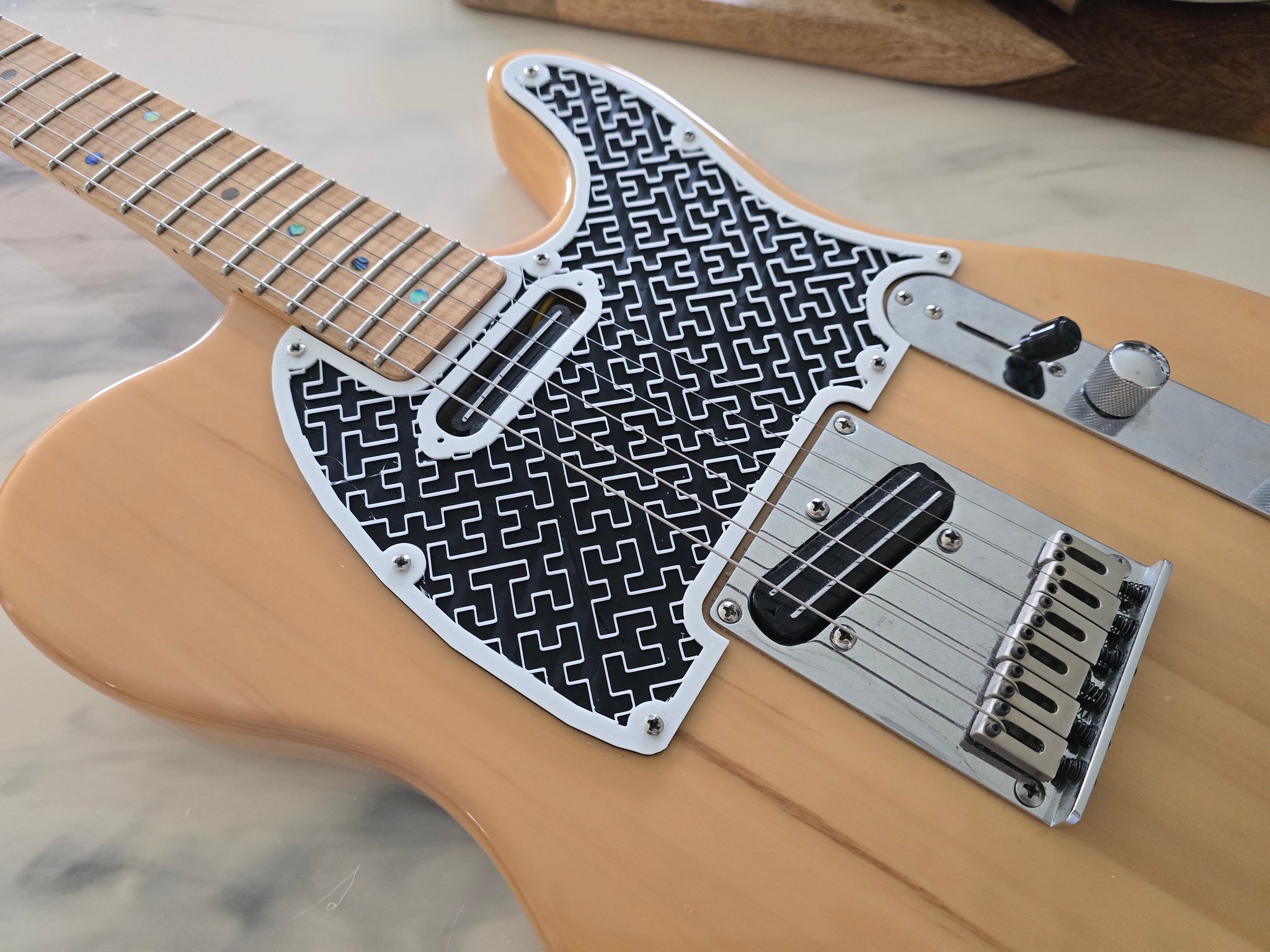 Battipenna Per Chitarra Telecaster – Crema Chiara 8 Fori, Dopo Mercato