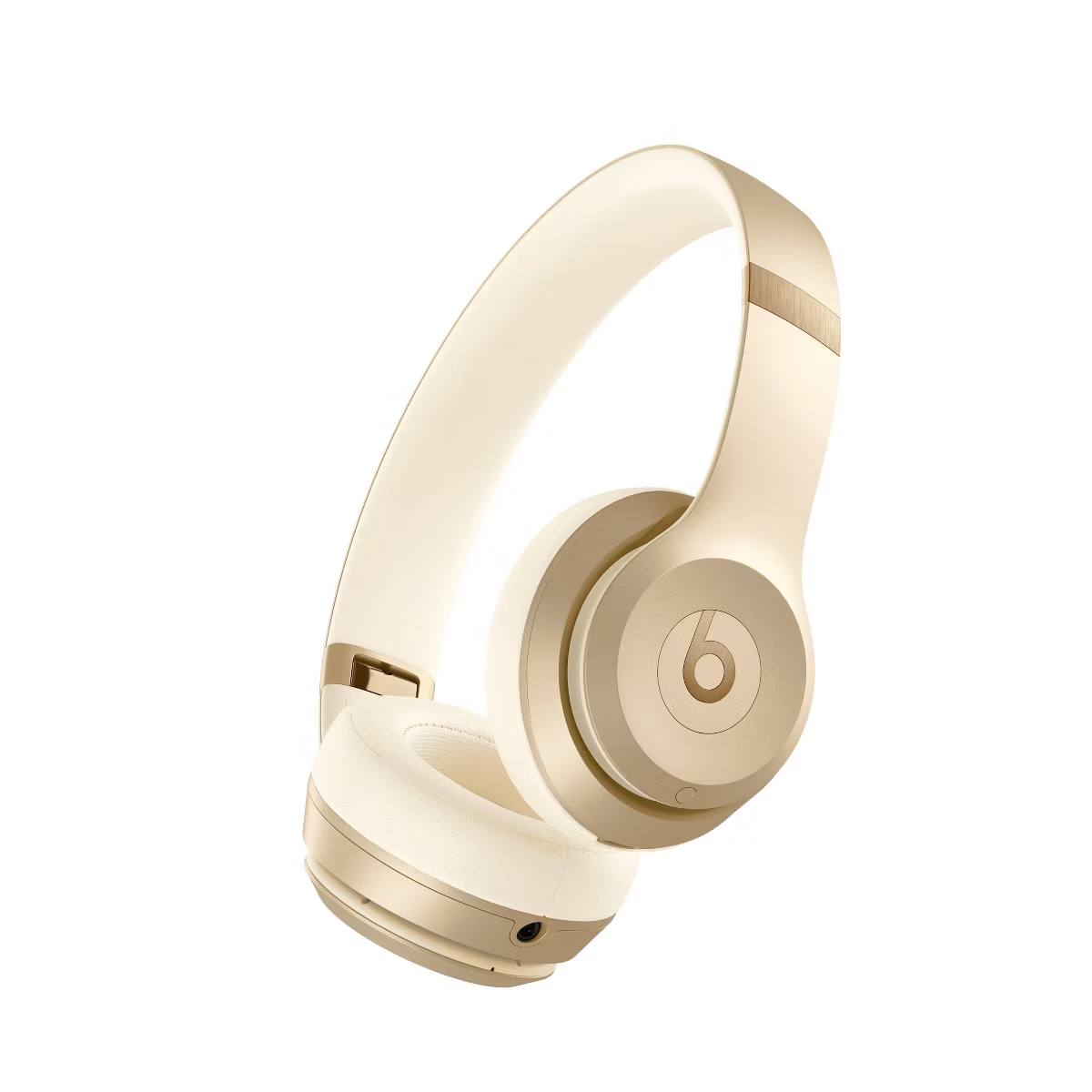 No introduction needed 🖤 Beats Solo 4 - JENNIE Special Edition is