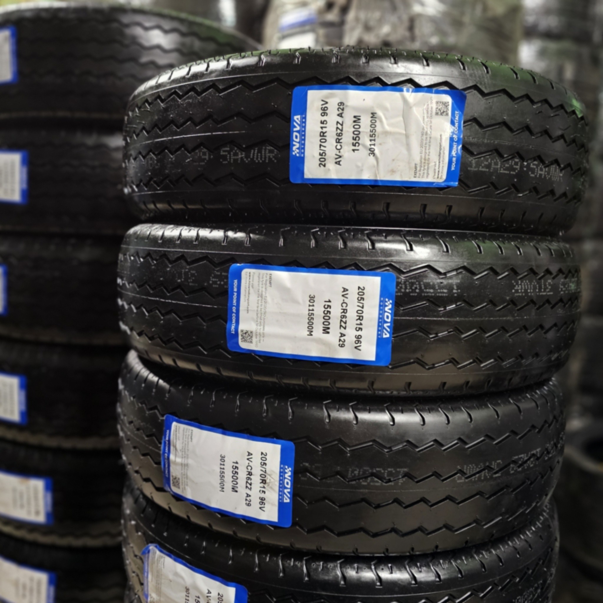 マーク Avon Motorsport tires for classic performance vehicles