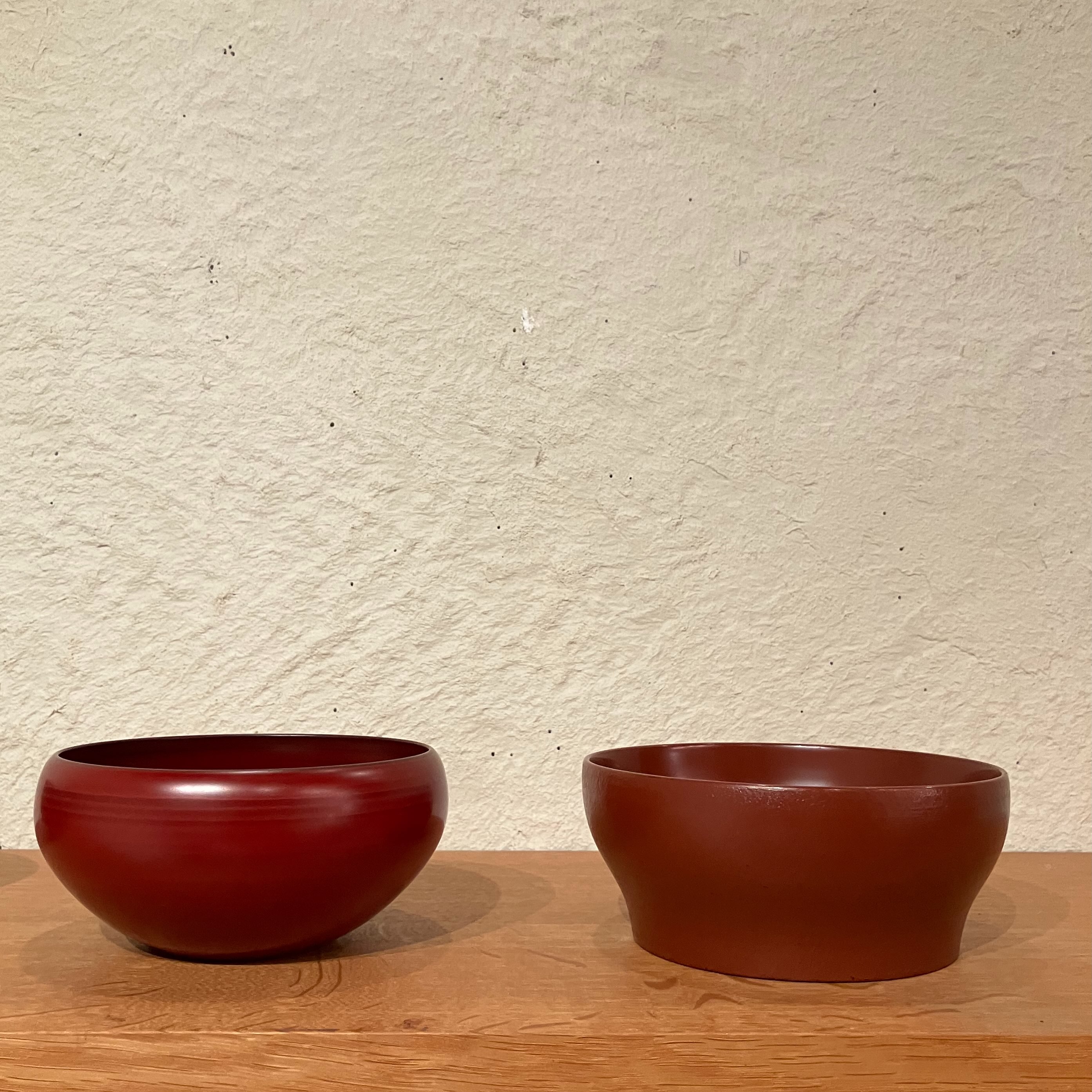 ぬりもの 赤木明登展」 こちらは、能登鉢。 まろまろとまるまるとまり