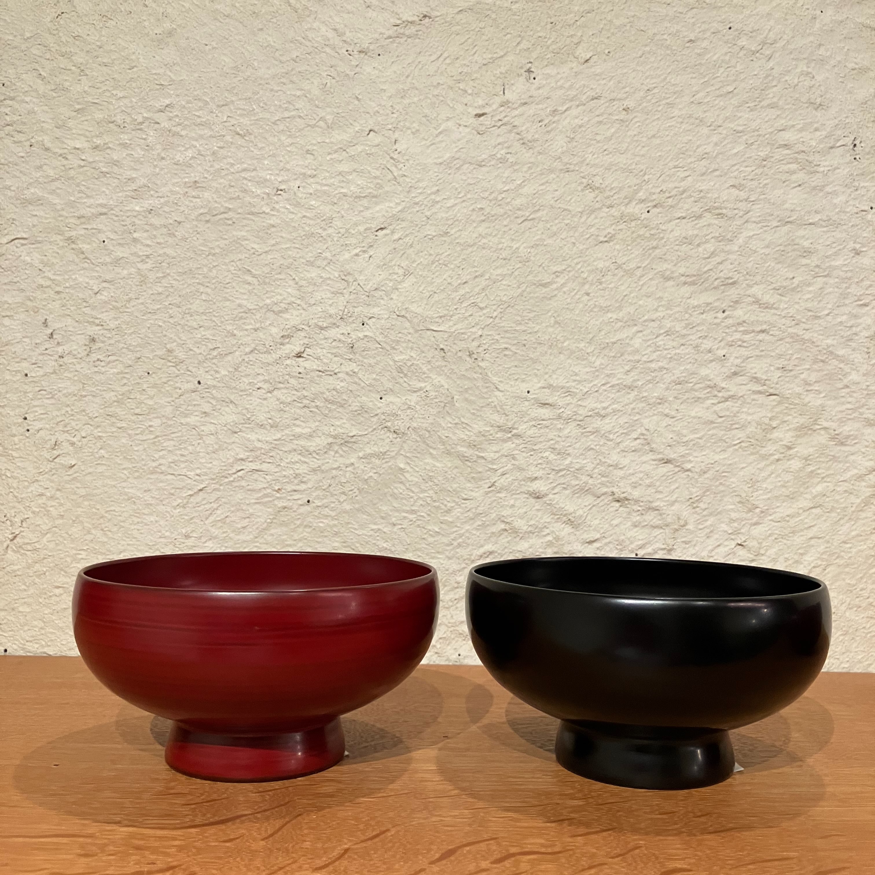 横山秀樹さんの硝子展がはじまりました。定番のコップいろいろ、ボウル