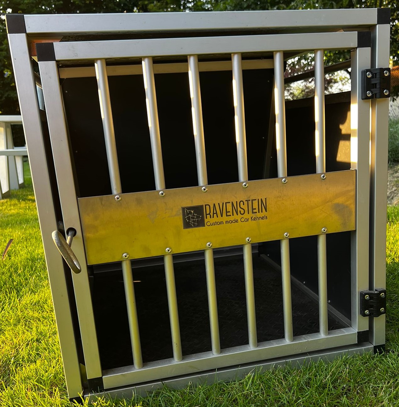 Ravenstein Car Kennels | Balen