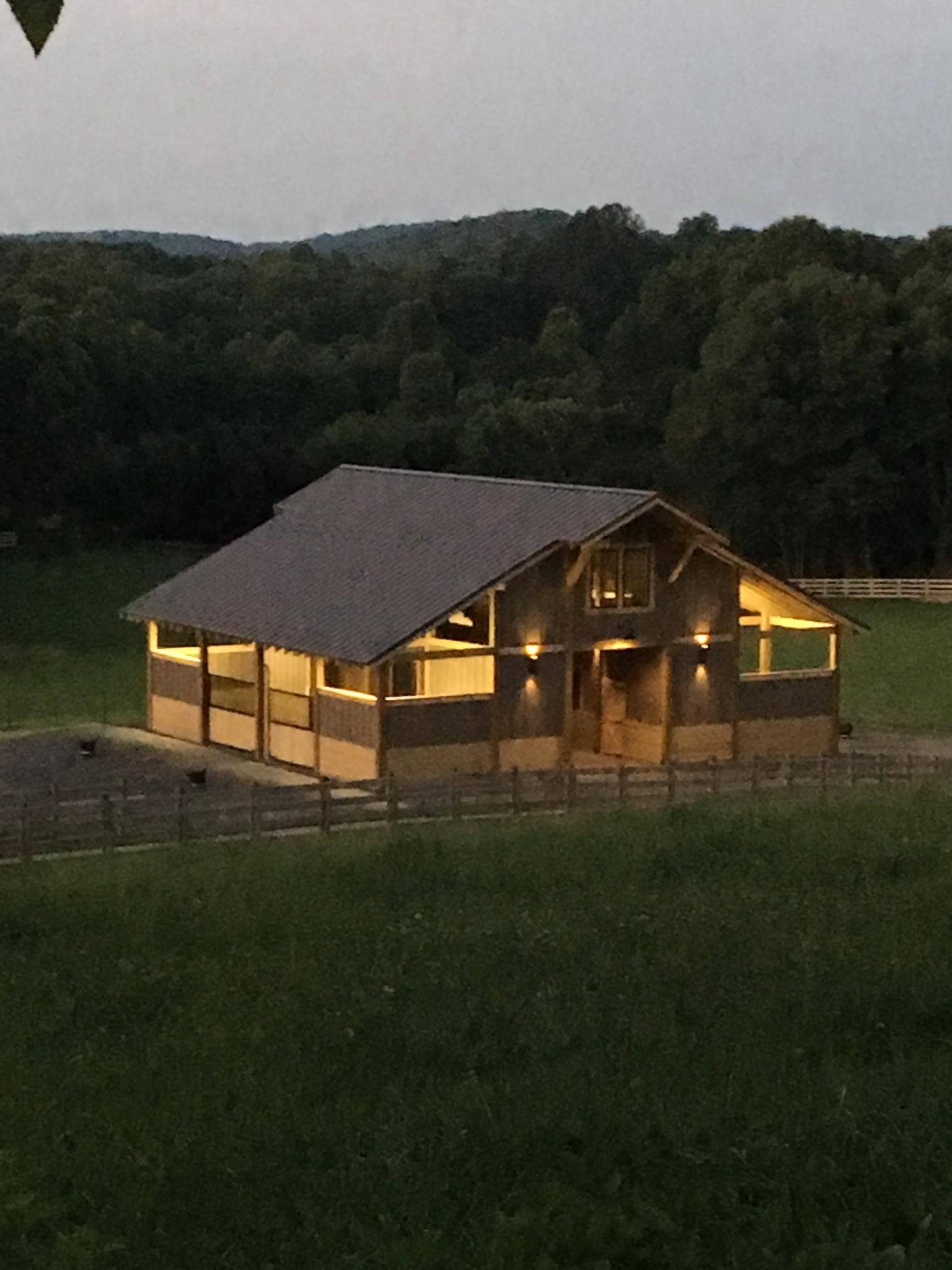 The loafing shed is finished!... - Blue Ridge Mini Barns