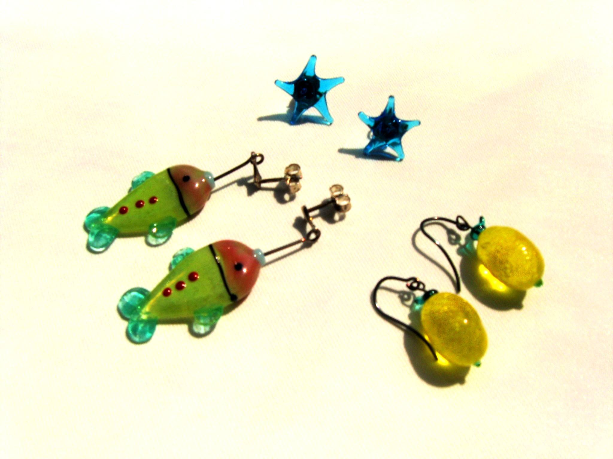 シグナ - ピアス ・ヒトデ ￥4,968 ・魚 ￥5,616 ・レモン ￥5,616 