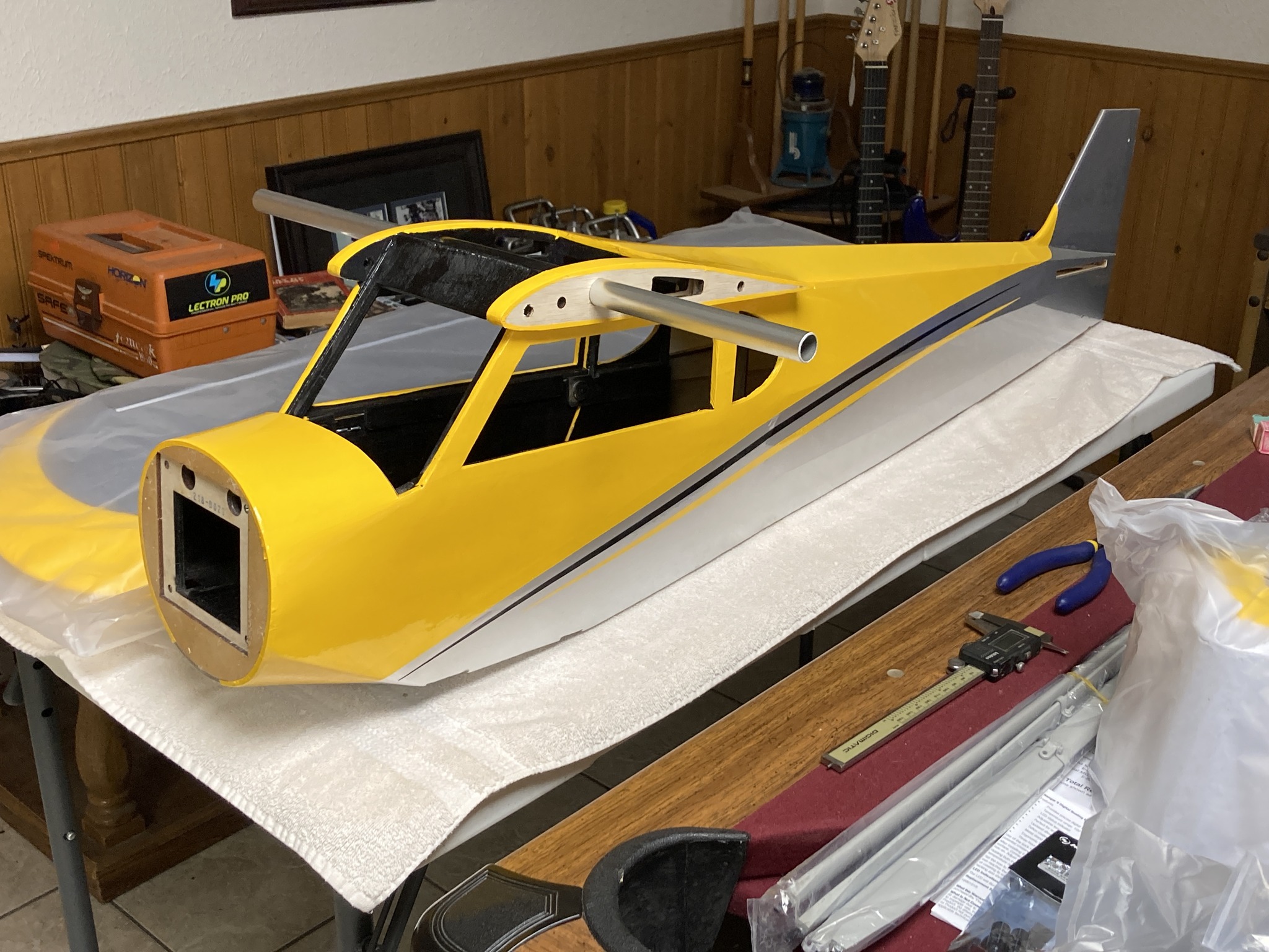 Capot Moteur Carbon Cub 15cc – Pièce Détachée Hangar 9 (HAN506506)