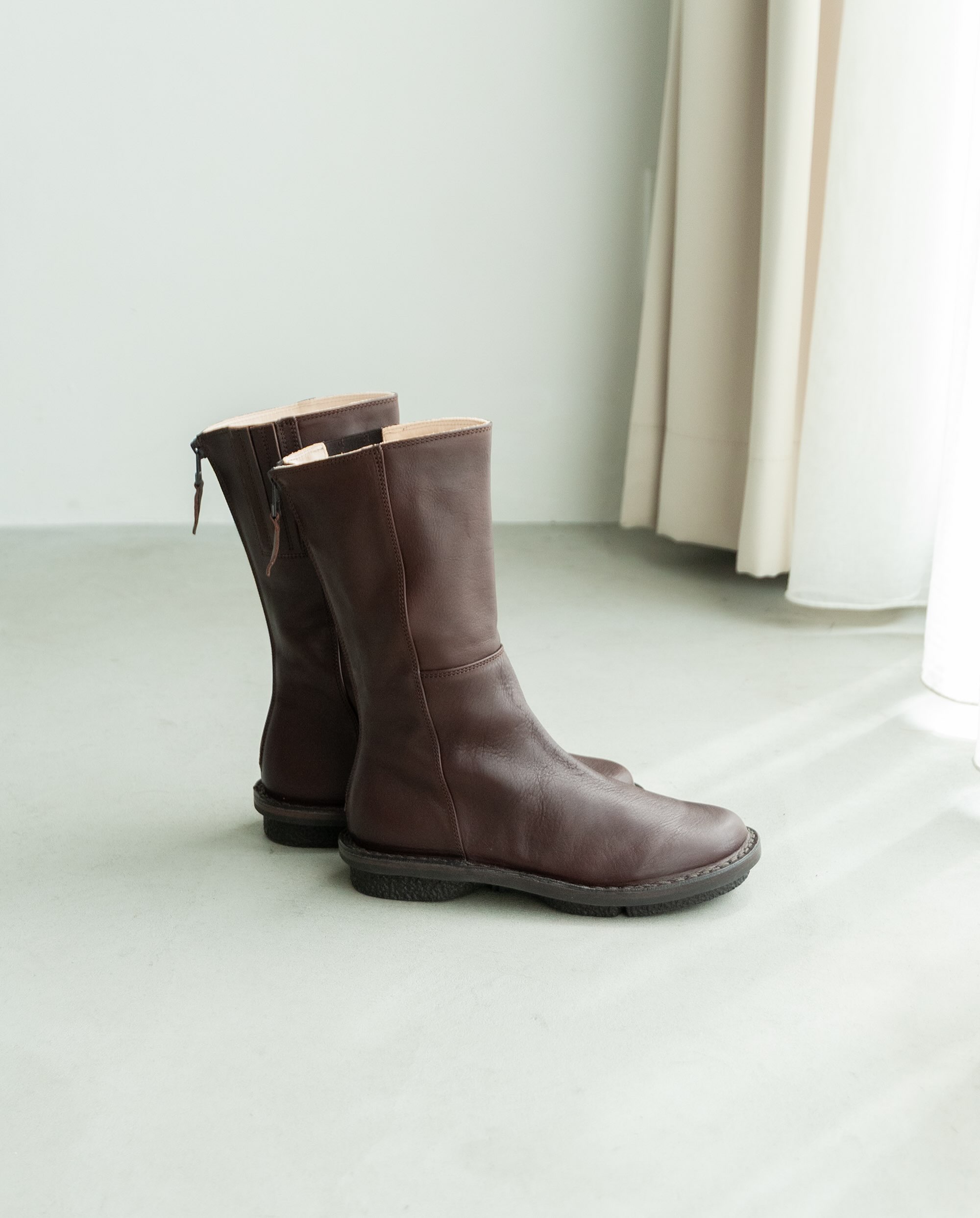 Nordic」 Closed Collection 定番のシンプルなロングブーツ。 Material