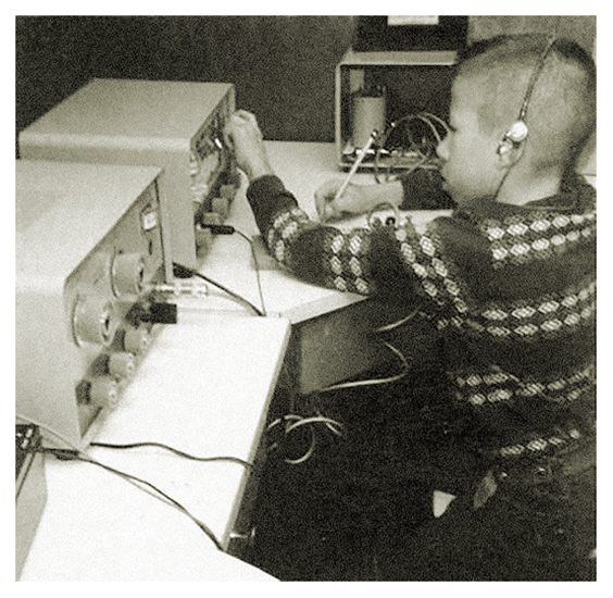 K9YA - Christmas 1960, ten year old Steve Wozniak at the controls ...