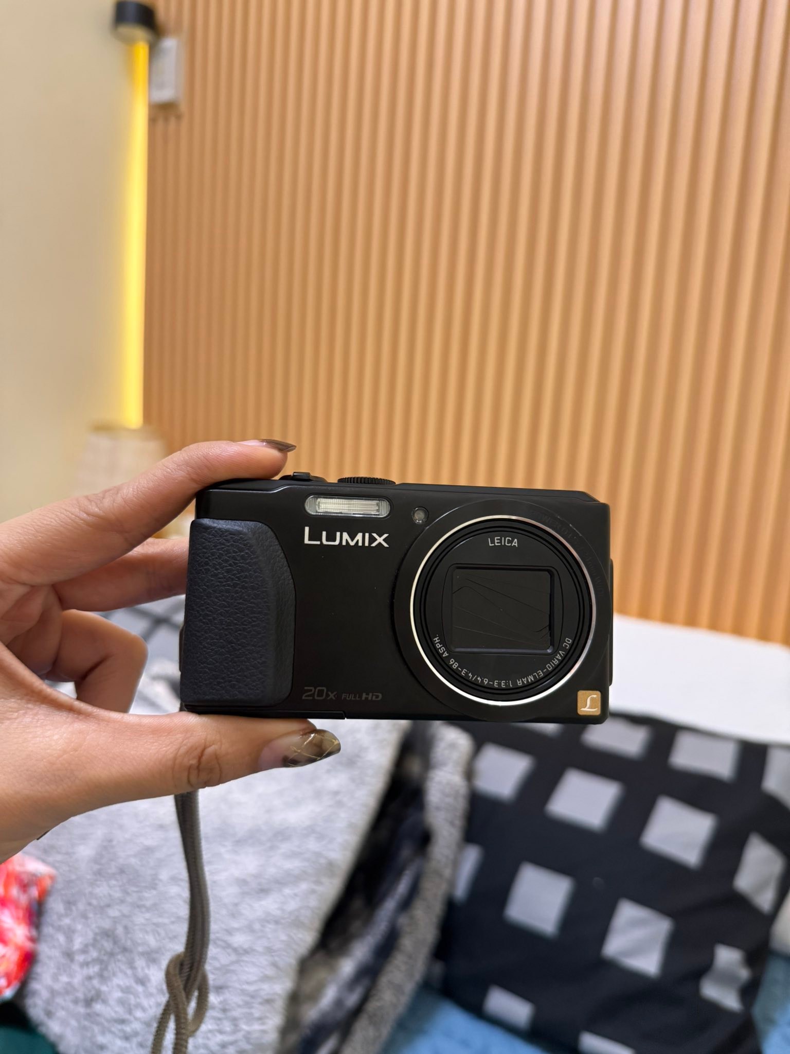 ? FOR SALE: Panasonic Lumix TZ40 (DMC-TZ40) Looking for a 