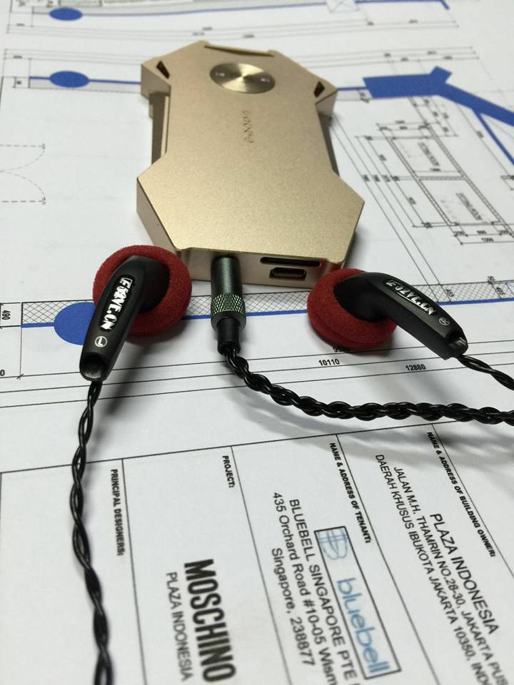 Minimalist headphone design concept