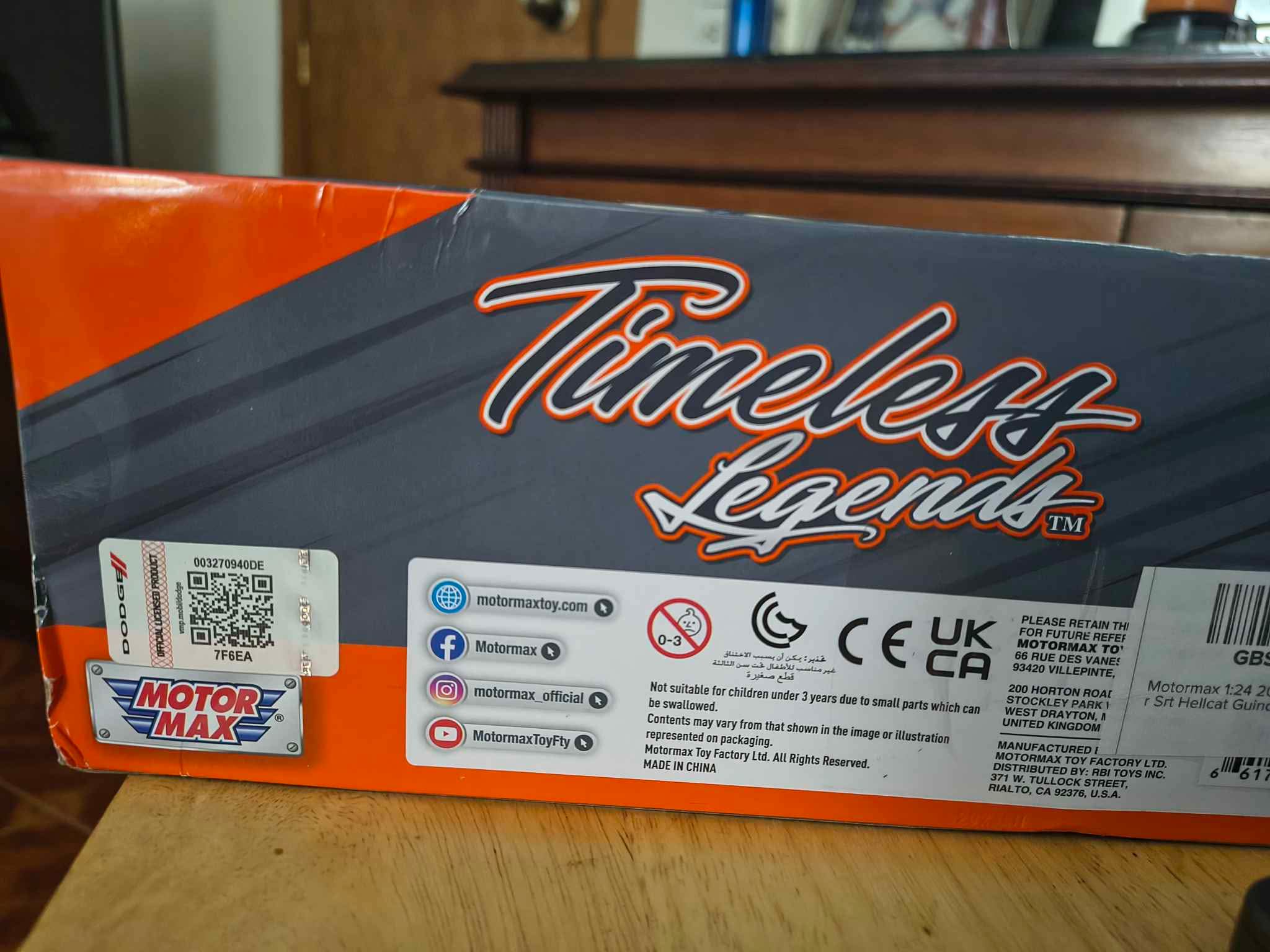 Dodge Challenger srt Hellcat guinda con caja sellada - Toy Race Car ...
