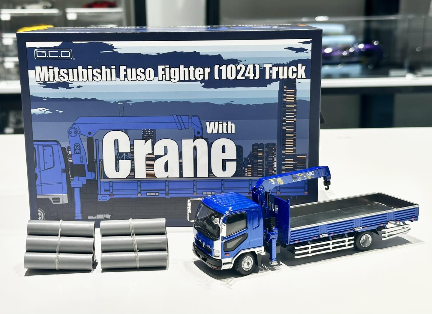 New Arrival GCD 1/64th Mitsubishi Fuso Fighter Truck With Crane