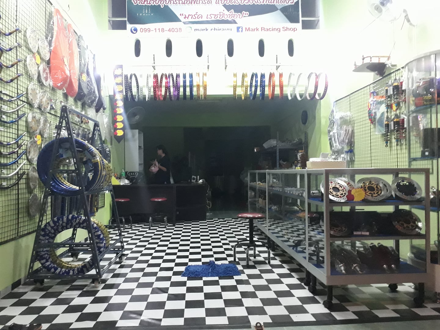 พรุ่งนี้ค่อยมาจัดกัน... - โกดังรถซิ่งเพชรบุรี Mark Racing Shop