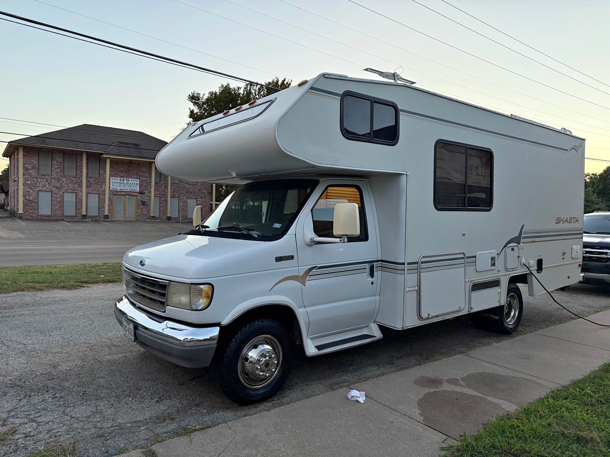 1996 Shasta class c motorhome 22ft Ford E350 460 with 48k miles