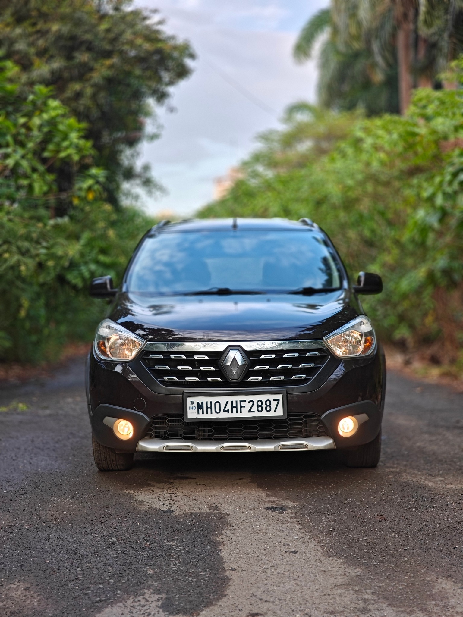 RENAULT LODGY RXZ DCI TOPEND VERIANT 8 STR* . Registration Number