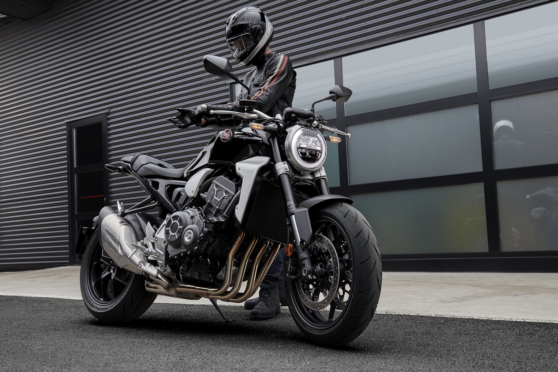TOP RIDER 流行騎士 - HONDA CB1000R 有著獨樹一格的Neo-Classic外觀...