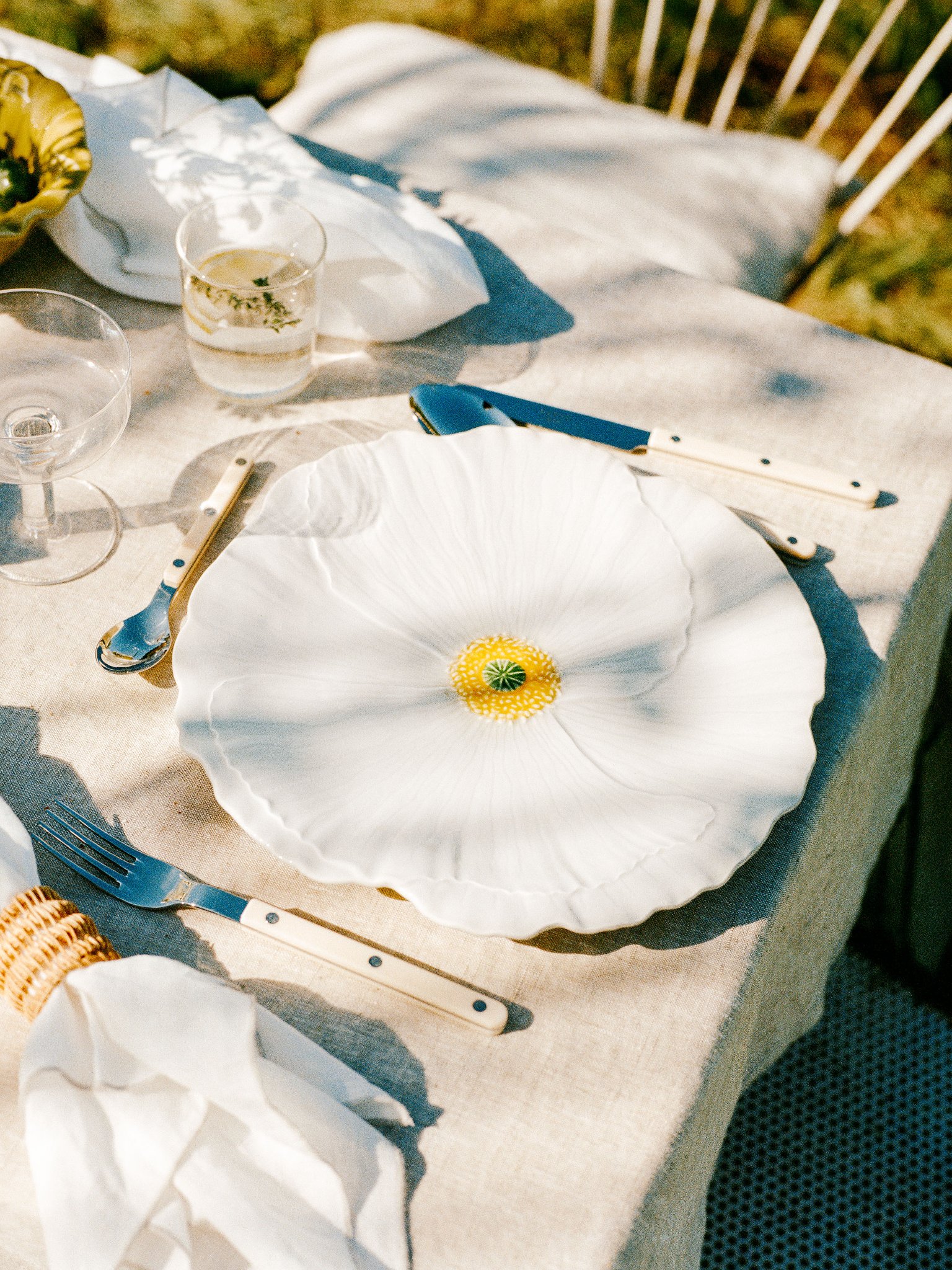 Back in stock - 29cm San Raphael Wild Flower Plates. Add a summery