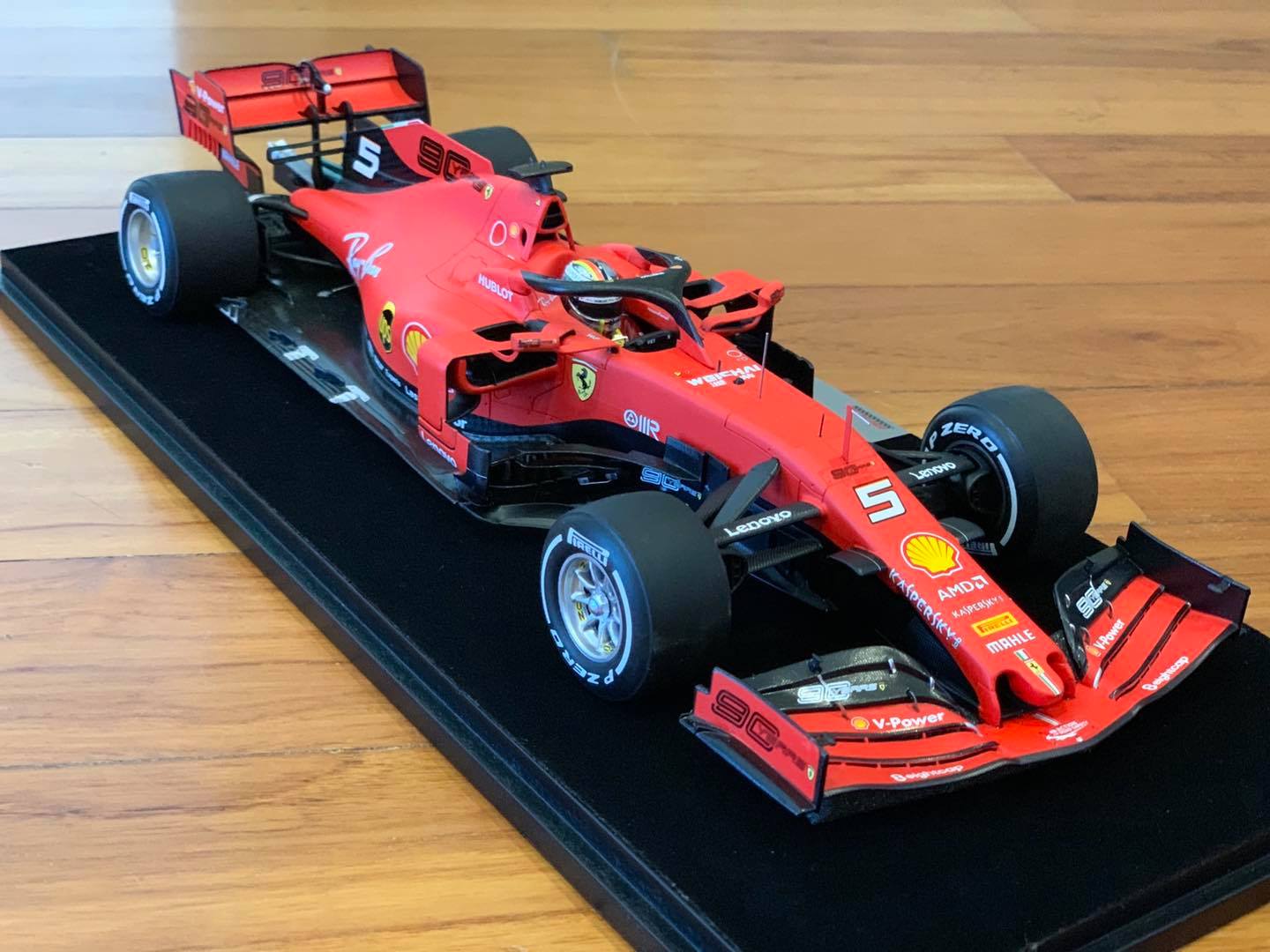 1/18 Ferrari SF90 Singapore GP 2019 Winner Sebastian Vettel by