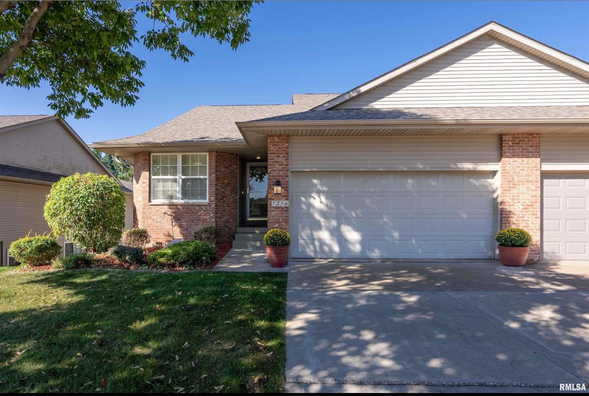Brooke Hintze, Ruhl & Ruhl Realtors | Bettendorf IA