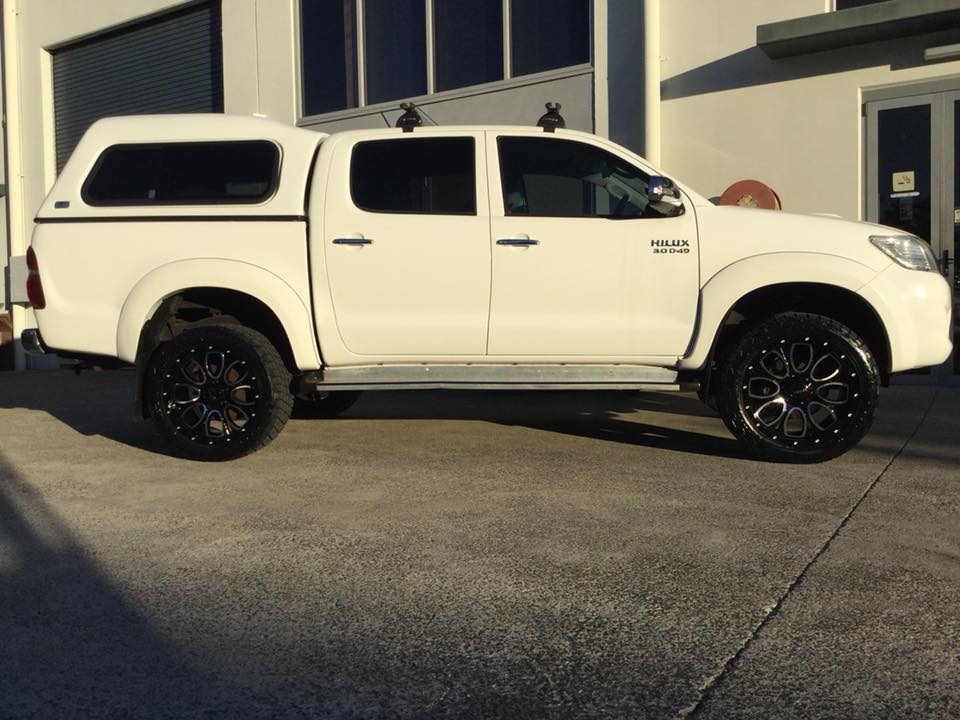 phat-wheels-toyota-hilux-with-20-inch-helo-wheels-facebook