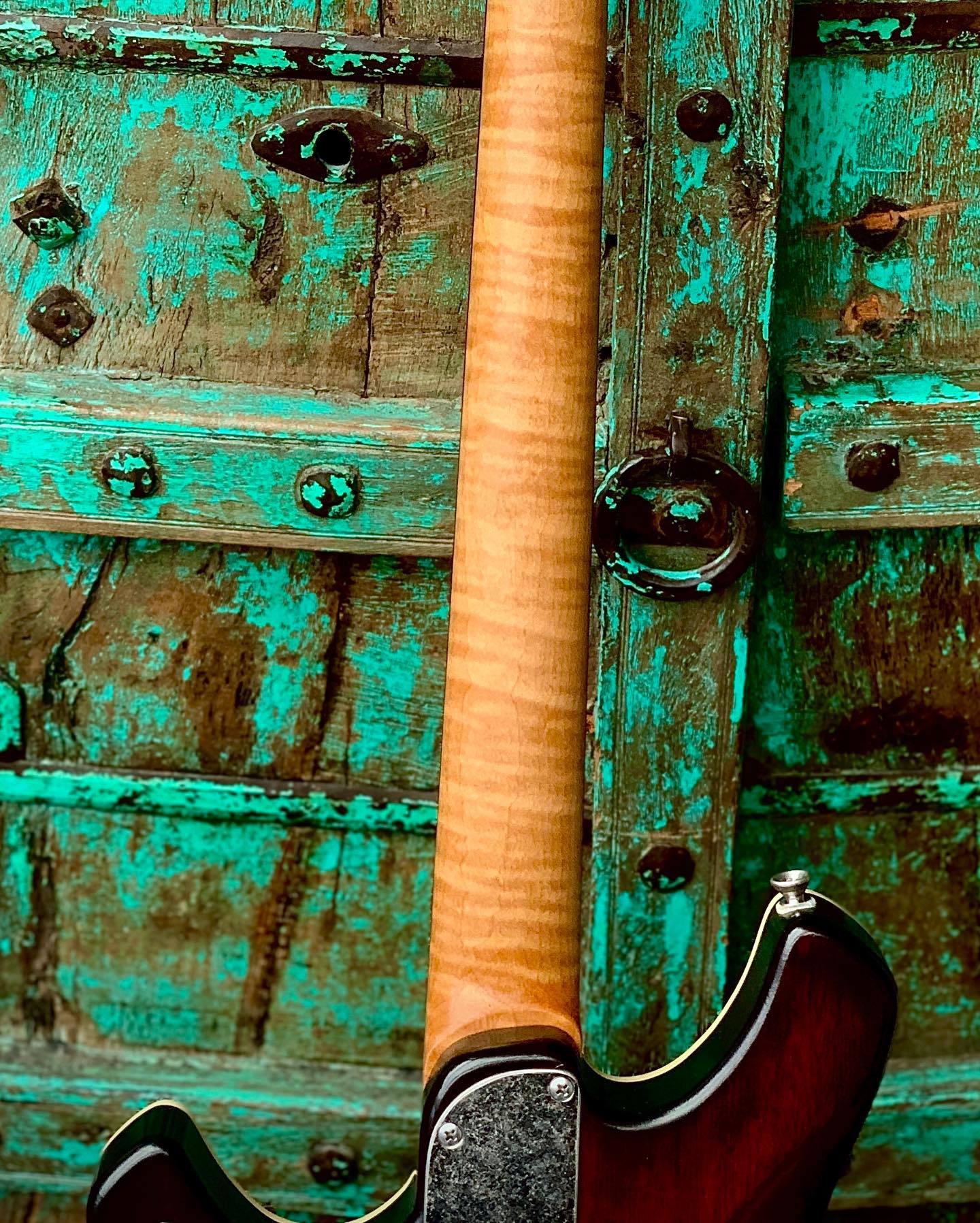 Manic custom guitars