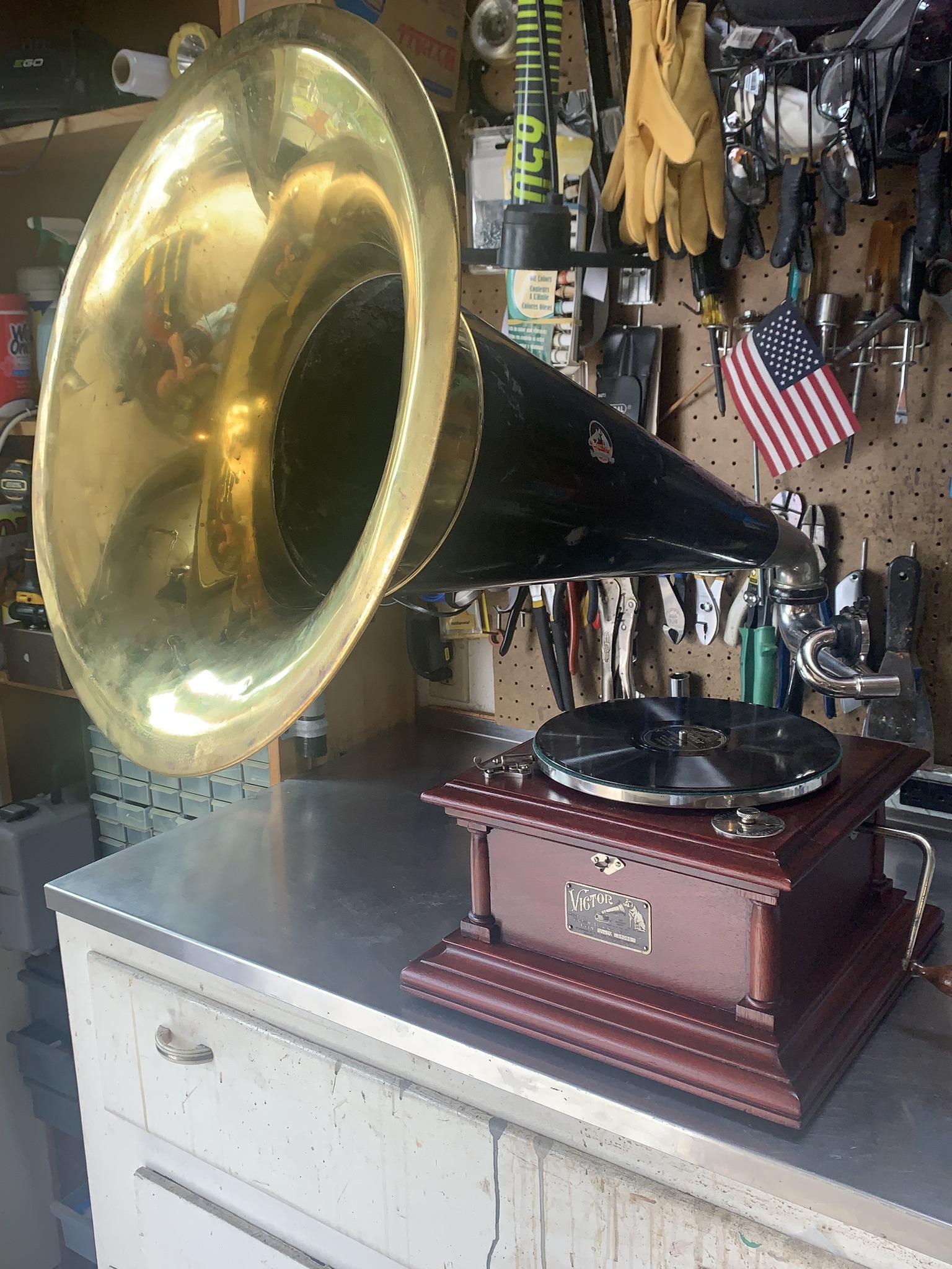 Comparison of 1925 Consolette and 1916 XVII horns