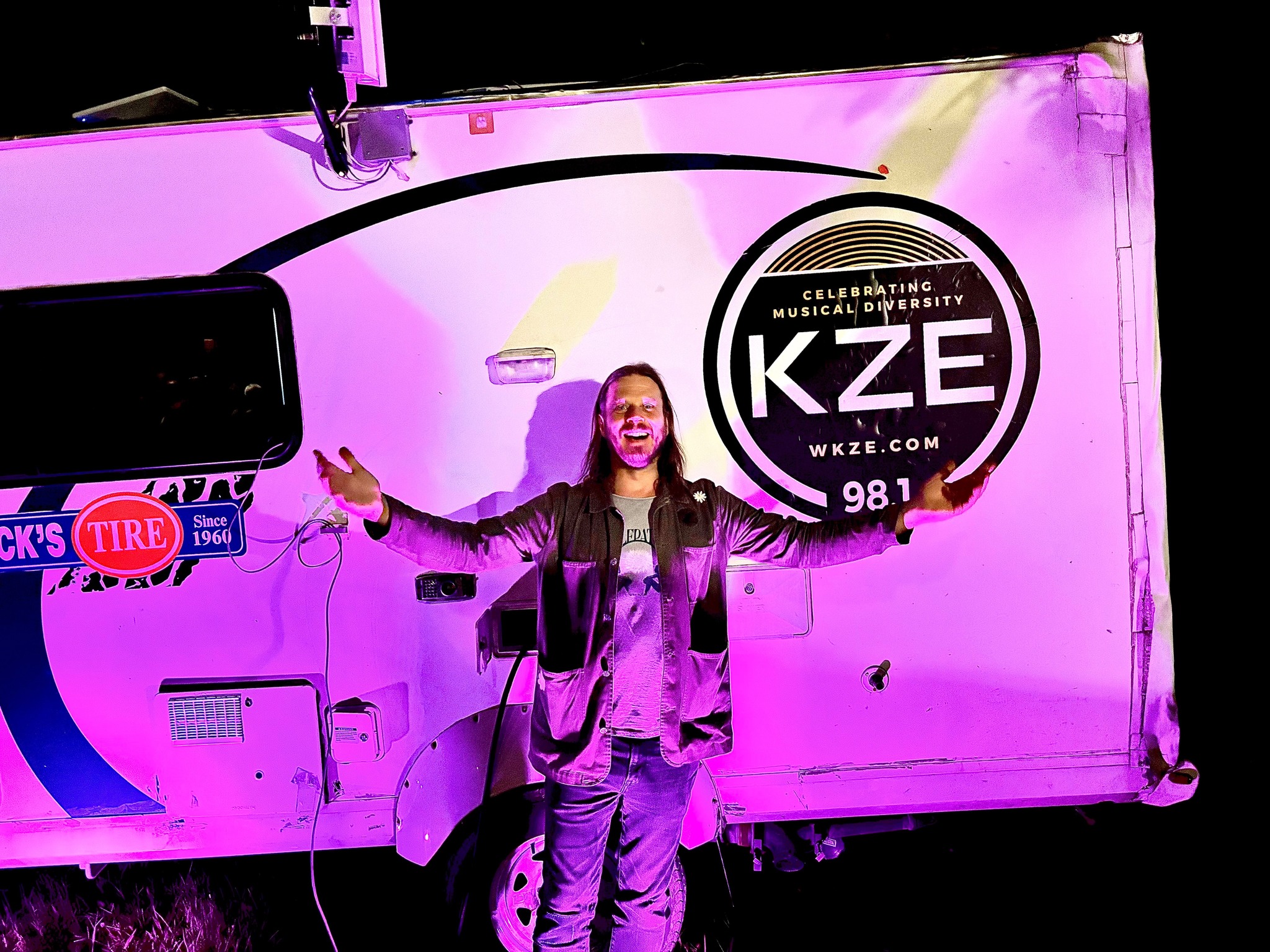 WKZE 98.1 FM - Celebrating Musical Diversity | Red Hook NY