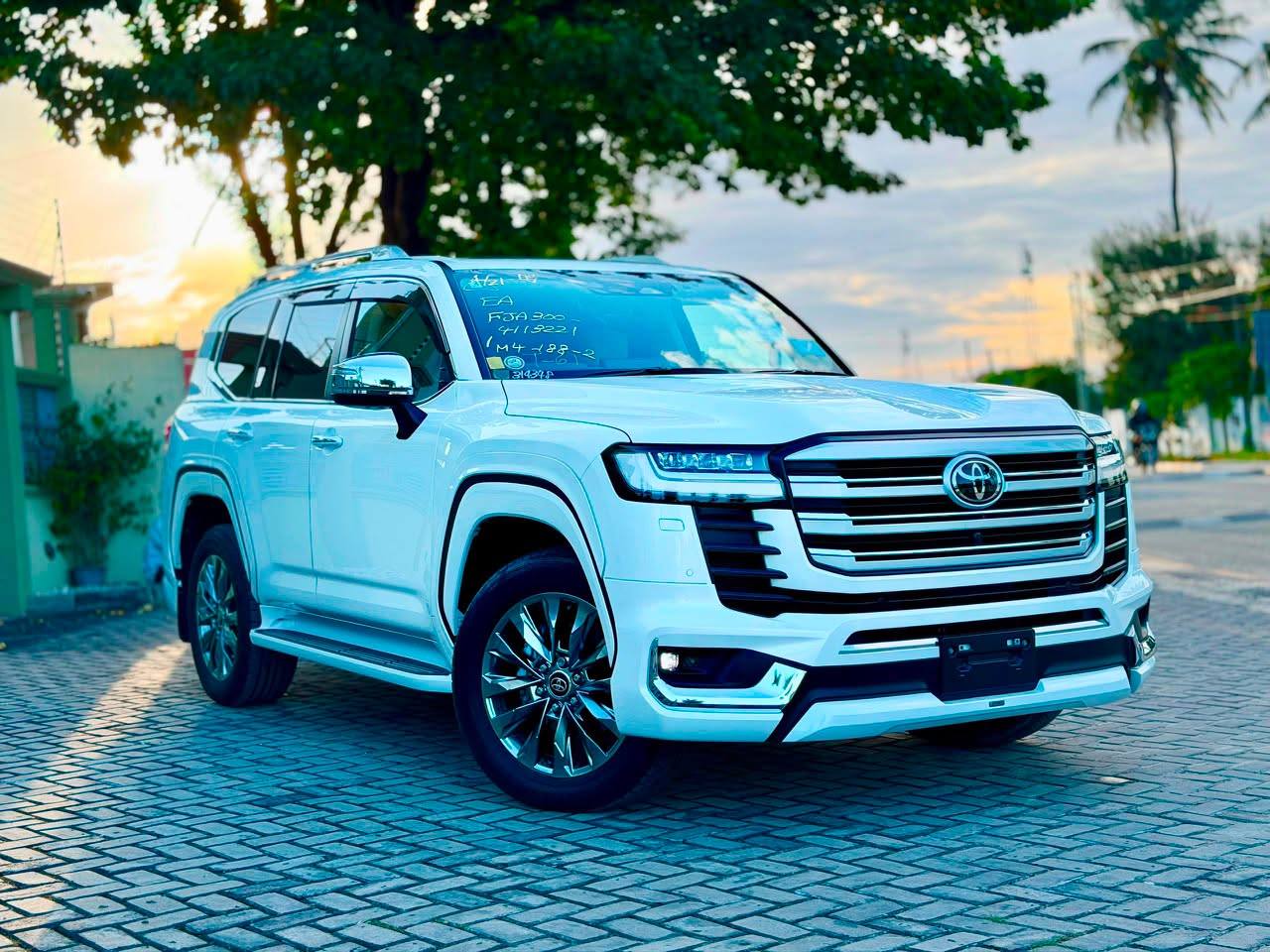まな 2025 TOYOTA LAND CRUISER ZX 🔥 PRICE : 435M ✓ With New