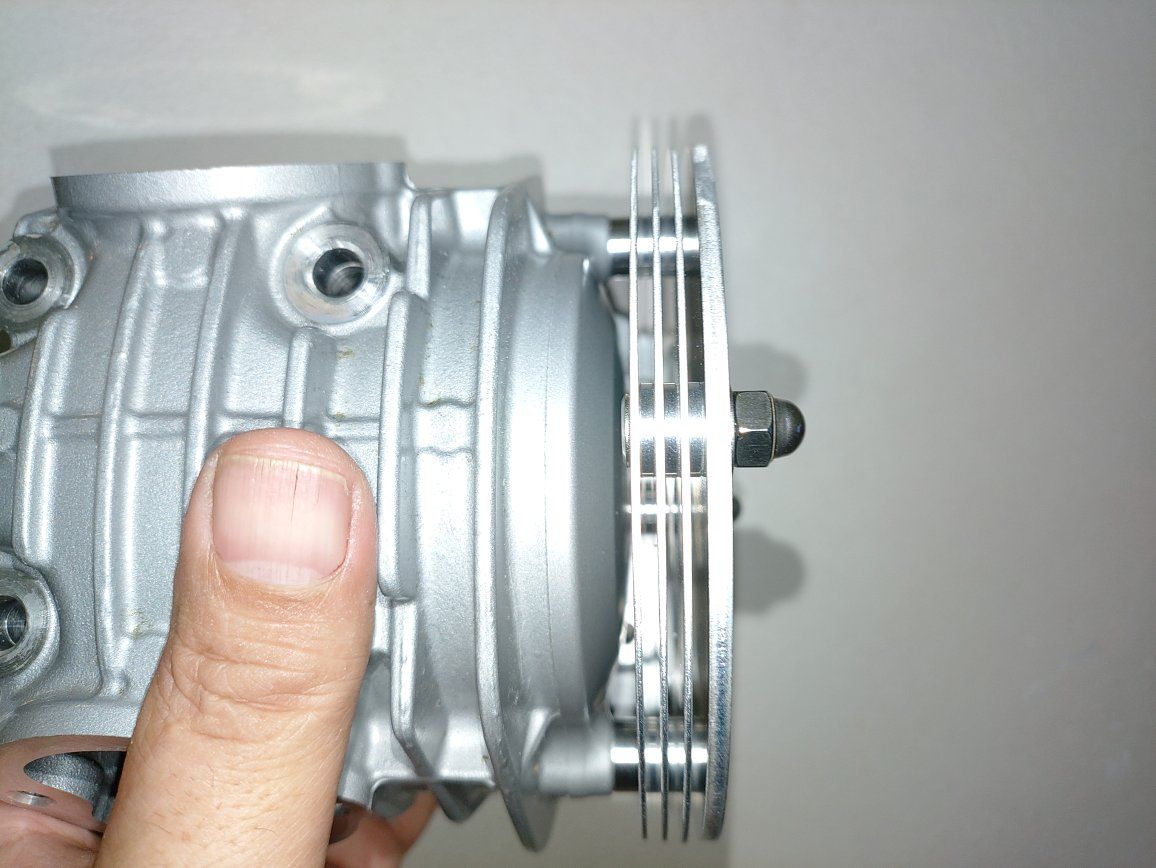 お疲れ様です。 欠品中の放熱板が明日入荷しますので、CT125（JA55）用 