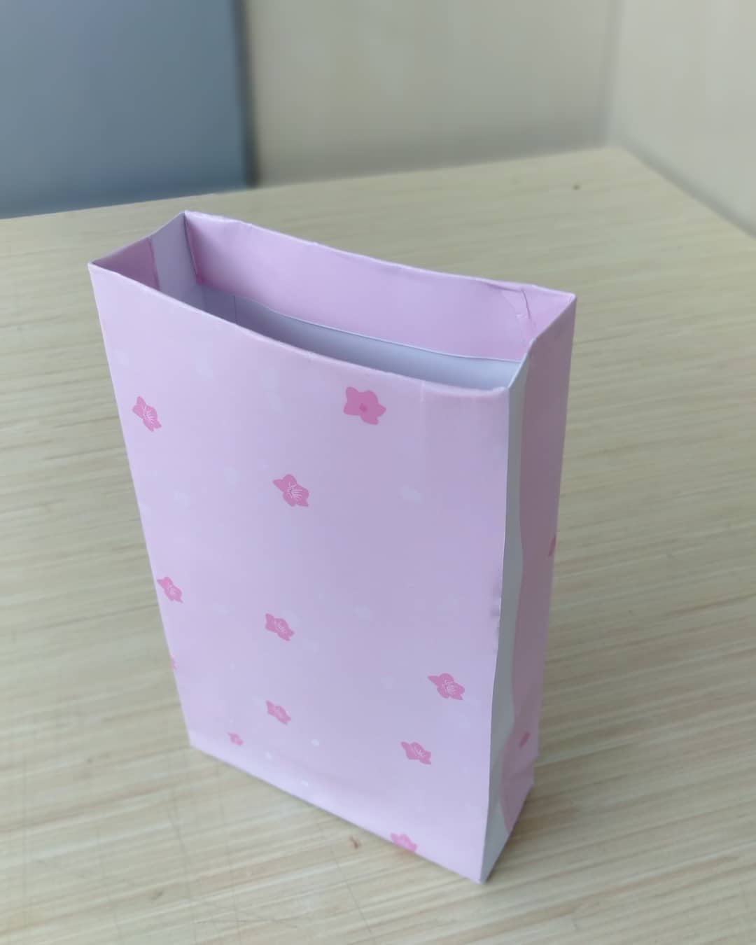 Kandra Pack - Ini dia salah satu contoh paperbag cantiknya... | Facebook