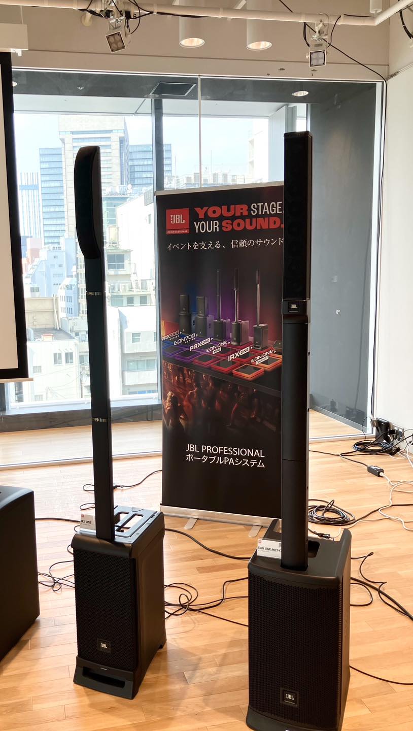 ころがし”の大定番JBL PROFESSIONAL「SRX712M」をご紹介します。 2Way