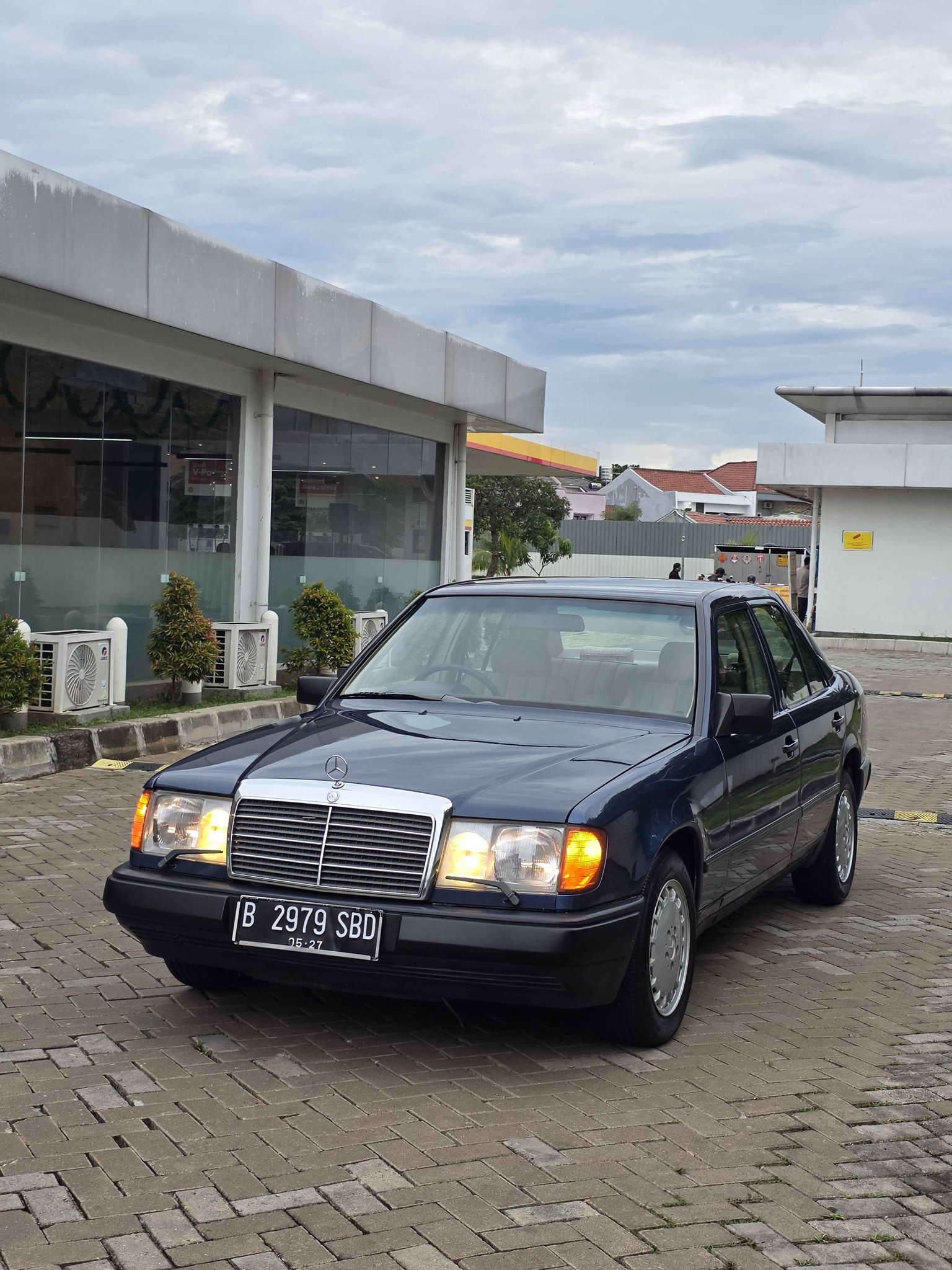 1987 Mercedes-Benz Mercy boxer W124 low km 300e AT - Cars & Trucks ...
