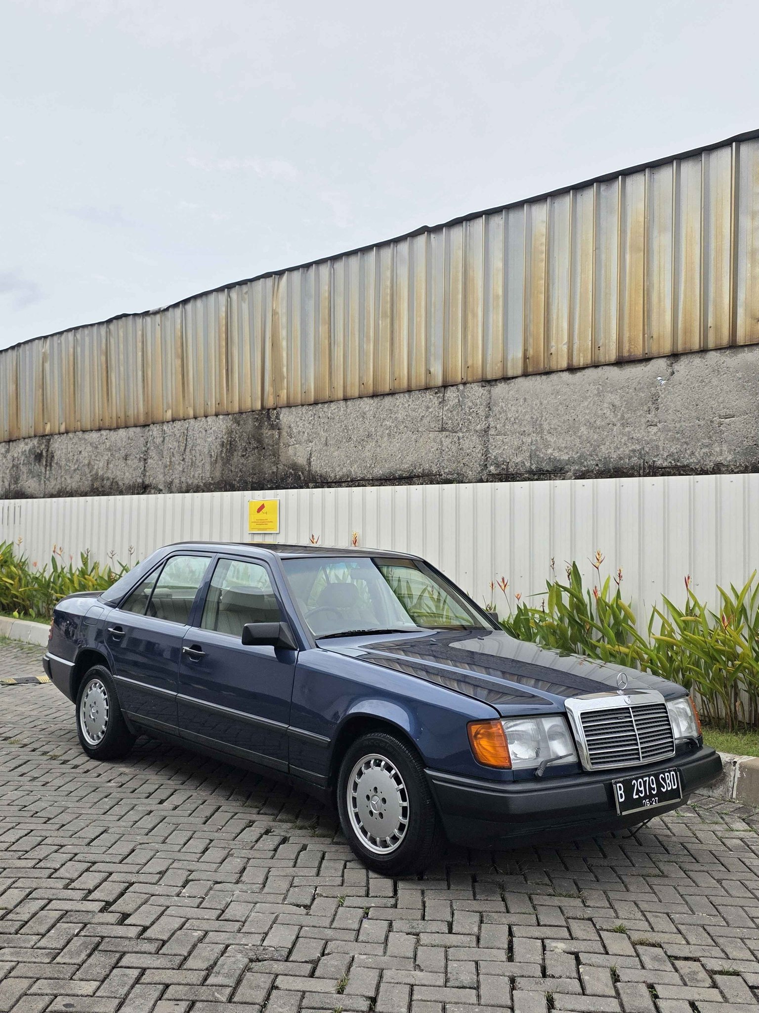 1987 Mercedes-Benz Mercy boxer W124 low km 300e AT - Cars & Trucks ...