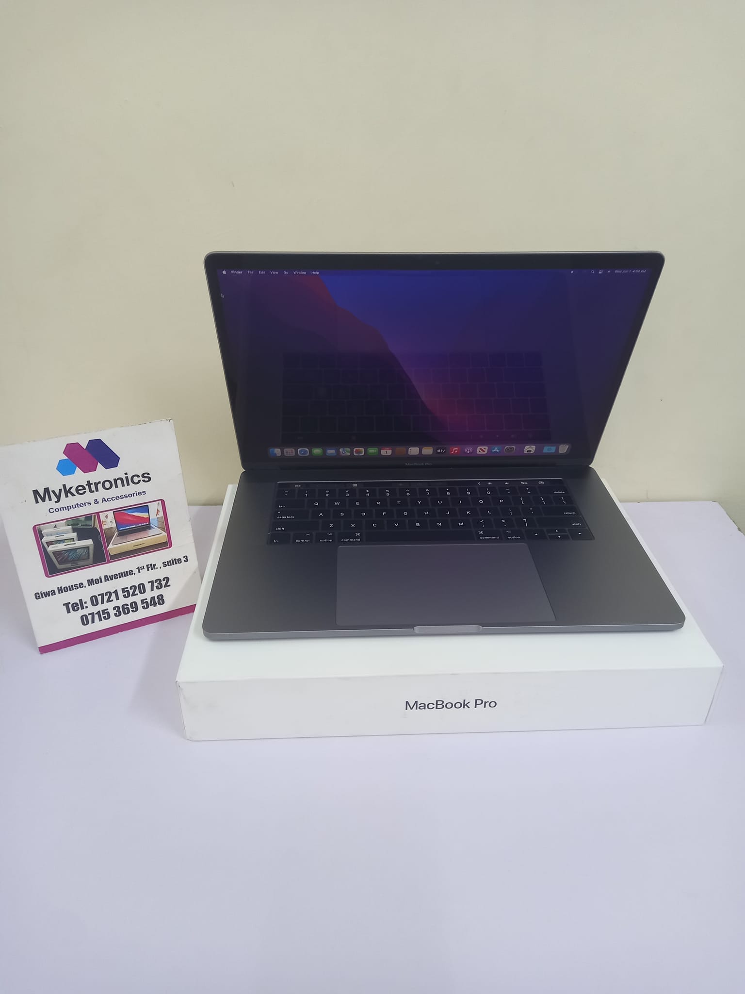 Apple MacBook Pro 15‑inch (2017) — Core i7 / 16GB / 512GB SSD 