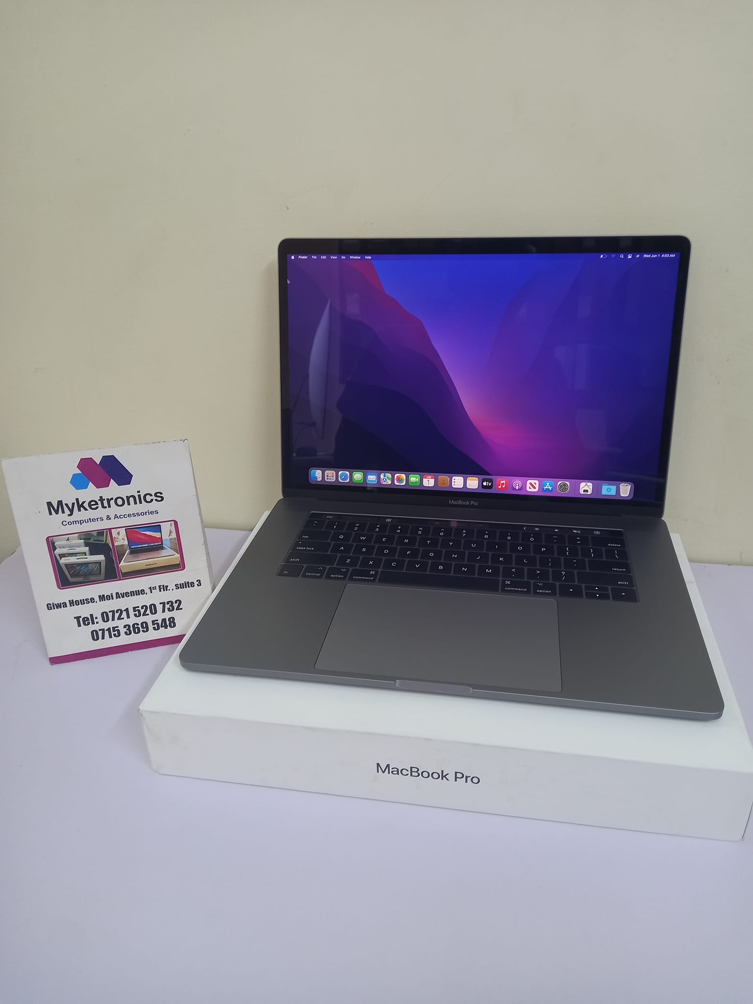 Apple MacBook Pro 15‑inch (2017) — Core i7 / 16GB / 512GB SSD 