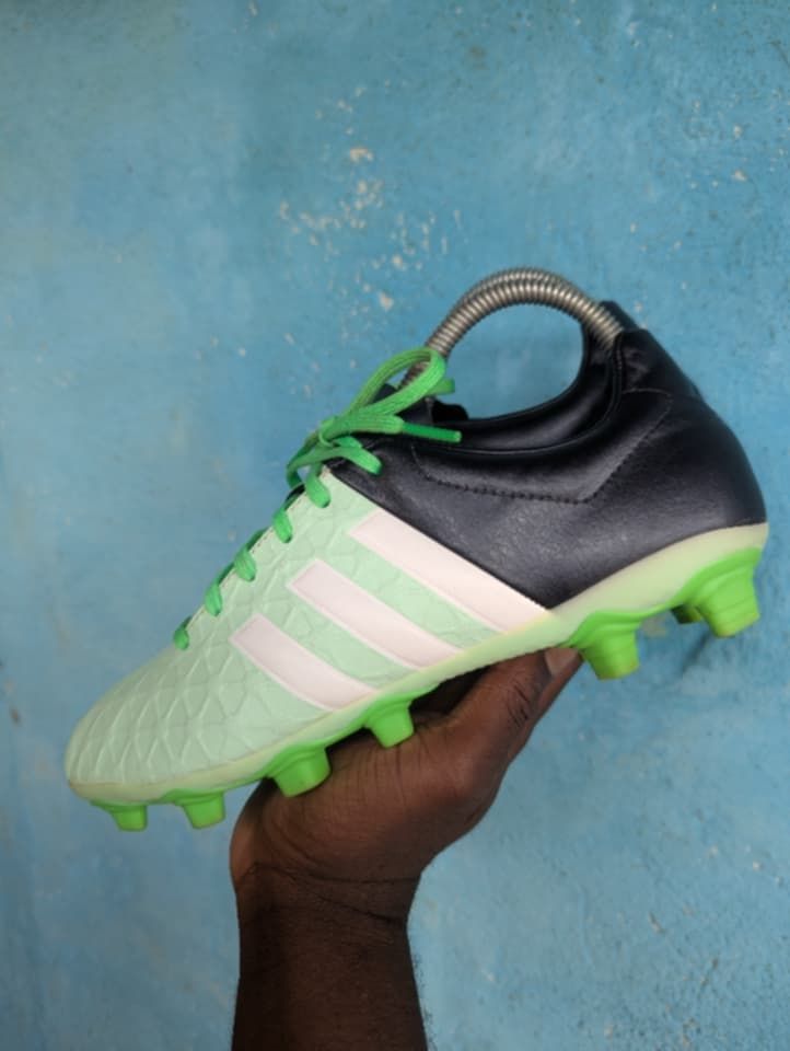 Adidas zx pt 36 ou 22cm Tennis friperie authentique Livraison TANA